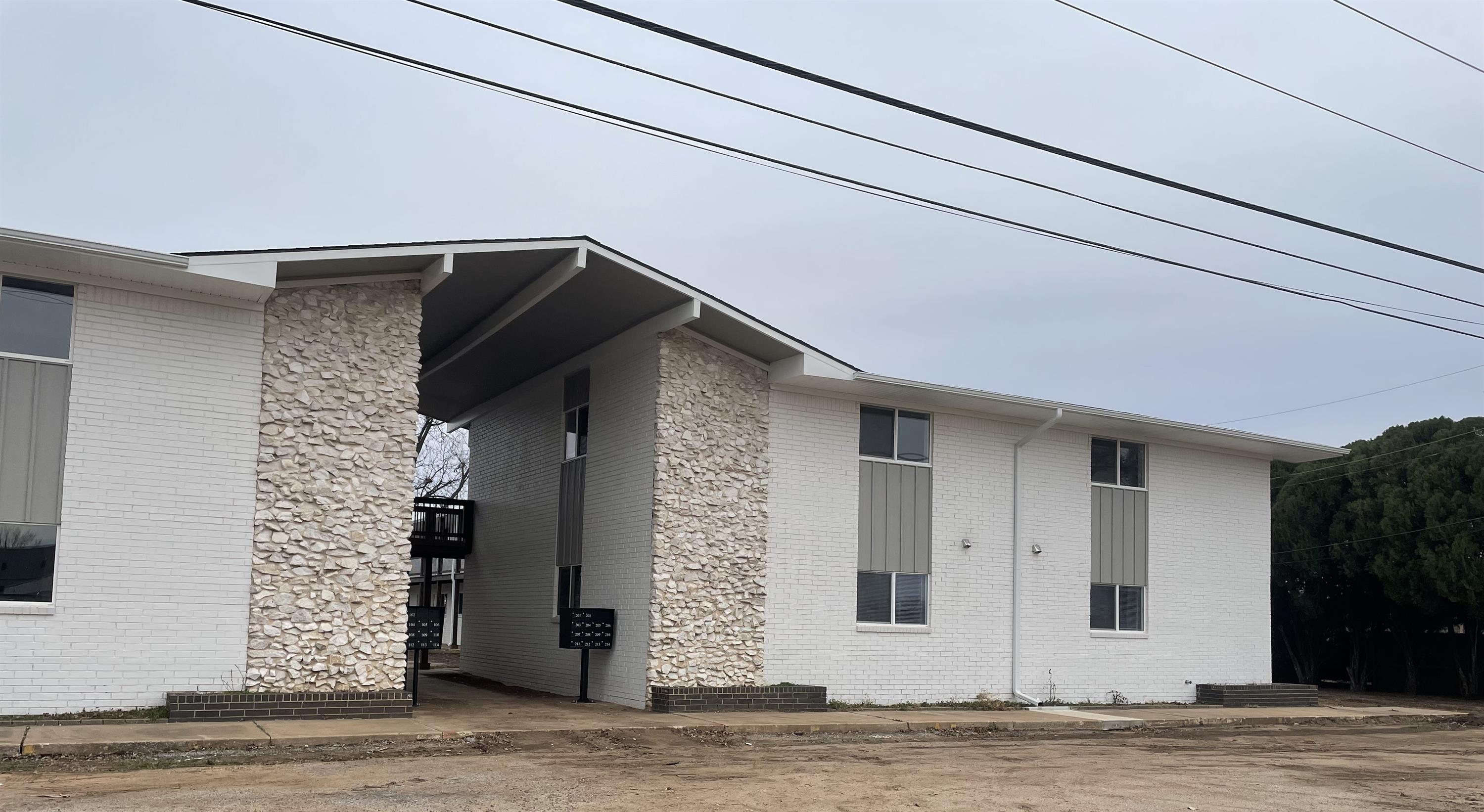 1601 East Grand Avenue - 214